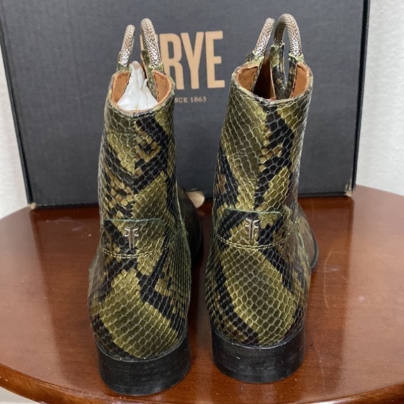 Frye Snake-Embossed Animal Print Melissa Leather Ankle Western Bootie Size 5.5 - Picture 8 of 12